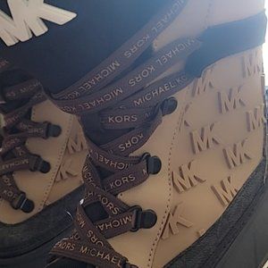 Michael kors winter boots